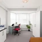 Lovely Bright Room With Shared Facilities