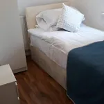 13 Vale House