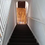 13 Vale House