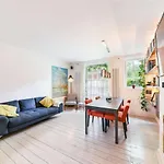 Designer Flat In Bethnal Green