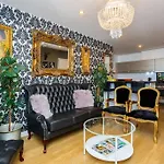 Unique & Welcoming 2Bd Flat In Limehouse