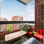 Modern Flat Wbalcony & City View, East London