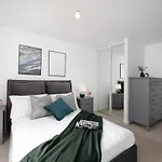 Contemporary 2-Bedroom Apartment