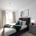 Contemporary 2-Bedroom Apartment