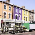 A Cosy 1 Bedroom Flat In South West London