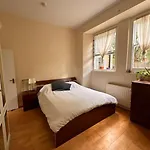 Victorian Flat In Hackney
