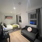 3 Bedroom Flat In King\'S Cross, St Pancras\'S. 8 People