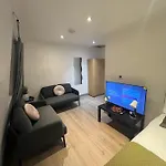 3 Bedroom Flat In King\'S Cross, St Pancras\'S. 8 People
