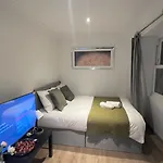 3 Bedroom Flat In King\'S Cross, St Pancras\'S. 8 People