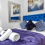 Immaculate 1-Bed Studio In London