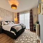 Chelsea 2-Bedroom And Living Room Apartments