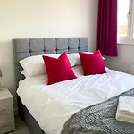 De Montfort House