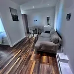 Flat 3, 417 Fulham, 2 Bedroom, 1 Bathroom Flat