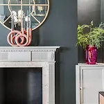 Earls Court Chic Flat In Prime Location