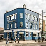 Spacious 2 Bed Garden Flat By The Thames+Parking