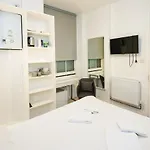 Chic & Cozy: South Kensington Studio