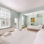 Stunning Apartment In Clapham Old Town