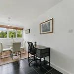 Spacious, Quiet And Modern Apartment