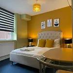King\'S Cross Bright Studio