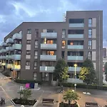 Cosy Apartment In East London