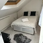 Cozy Urban Terraced Studio