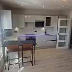 Collier\'S Wood En-Suite Apartments