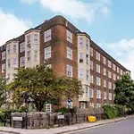 Remarkable 1-Bed Apartment In London Near Vauxhall