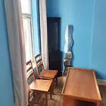 Cozy London Rooms