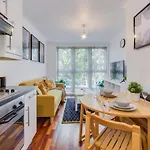 Visit London 1 Bed Flat- Canary Wharf Close To River Thames