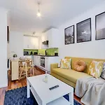 Visit London 1 Bed Flat- Canary Wharf Close To River Thames