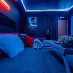 Unique Home W/Garden Hot Tub, Sauna & Cinema Room