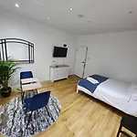 Cosy 1-Bed Apartment In London Alexandra Palace
