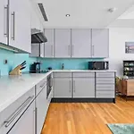 Luxe Living Near Piccadilly Hy11