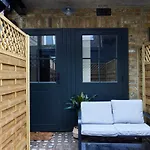 The Lillie Road Place - Bright 1Bdr Flat With Garden