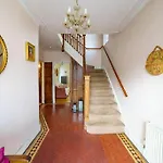 Wembley Arch View, 4-Bed House, Drive For 2 Cars