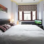 Stunning Three Bed In West Hampstead