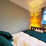 Daisy\'S Place In London