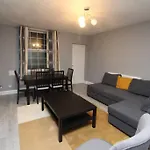 Modern 2 Bed Close To City