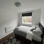 Canary Wharf Haven - Spacious & Homely Entire 1 Bedroom Flat