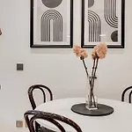 11 Borough Apartments - Bright & Spacious 2-Bed Near London Bridge