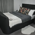 A Private En-Suite Bedroom In Bromley-By-Bow