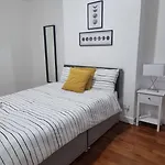 Cricklewood Broadway Guest Home