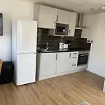 Flat 5 Latchmere, 2 Bedroom, 1 And A Half Bathrooms Flat