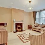 Noel Oasis : London Retreat