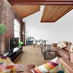Large Industrial Style 2 Bedroom Apartment Short Term Rental & Flexible Renting Canary Wharf With Free Wifi