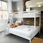 Stay In Hyde Park