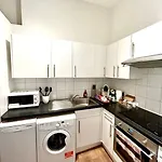 Maida Vale Serenity: 2-Bedroom