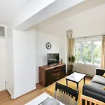 Entire Two Bedroom Flat In The Heart Of Greater London