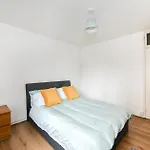Entire Two Bedroom Flat In The Heart Of Greater London