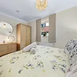 Tranquil 2 Bedroom Apartment Close To St. Paul\'S Cathedral